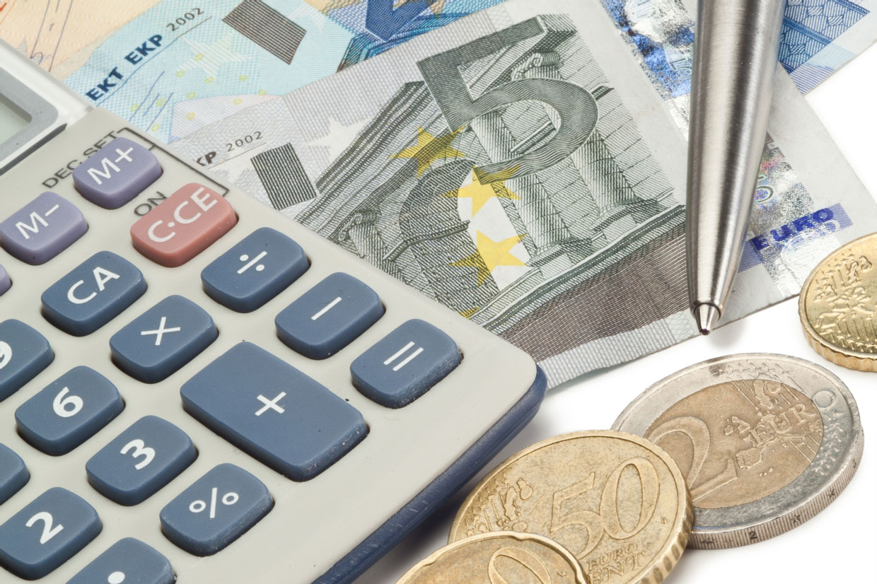 Geld_Kuli_Taschenrechner_clipdealer_1011178_m_SM